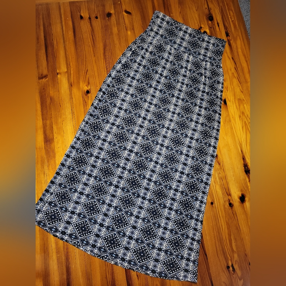 Chic Boho Maxi Skirt - Black and White Pattern